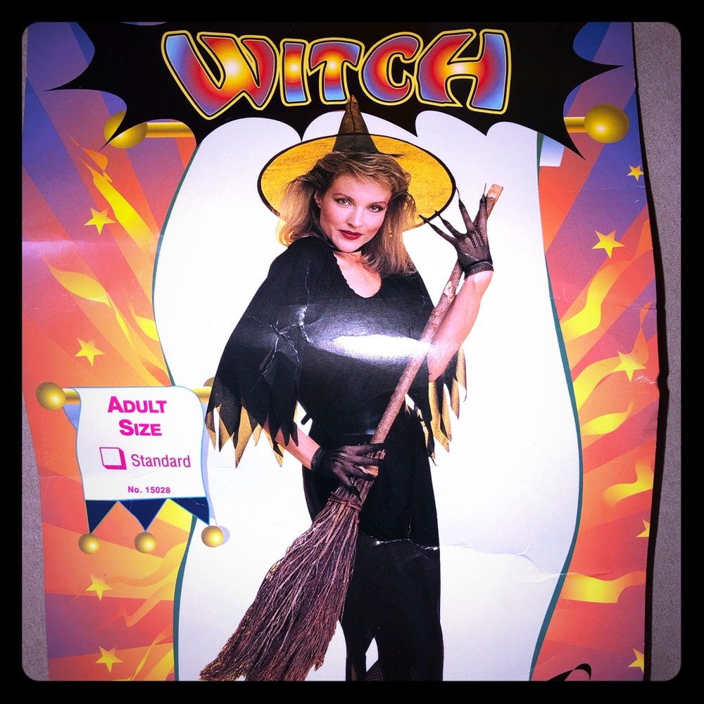 Witch Halloween costume! 🧙🏻‍♀️(hat excluded)